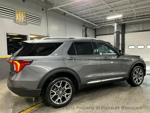 2025 Ford Explorer Platinum 4WD (C15658)
