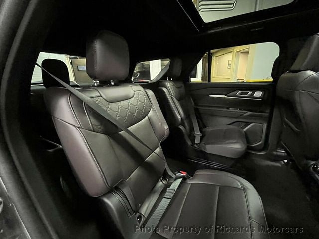 2025 Ford Explorer Platinum 4WD (C15658)