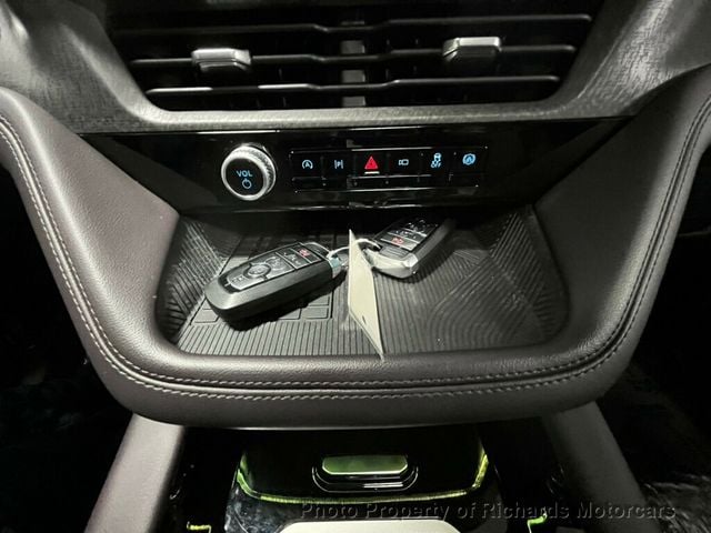 2025 Ford Explorer Platinum 4WD (C15658)
