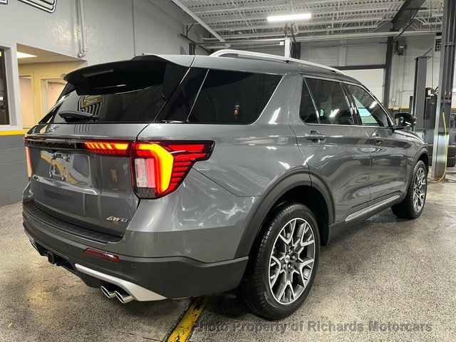 2025 Ford Explorer Platinum 4WD (C15658)