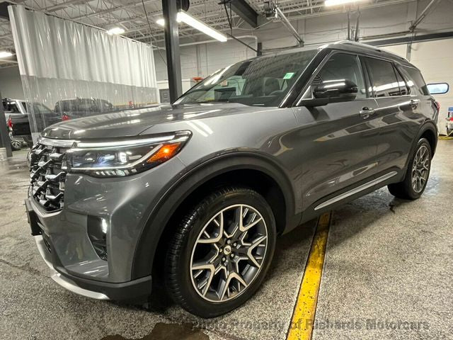 2025 Ford Explorer Platinum 4WD (C15658)