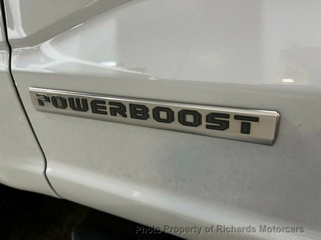 2023 Ford F-150 XLT 4WD SuperCrew 5.5' Box (C15673)