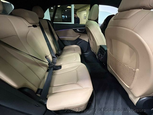 2022 Audi Q8 Premium Plus 55 TFSI quattro (C15644)