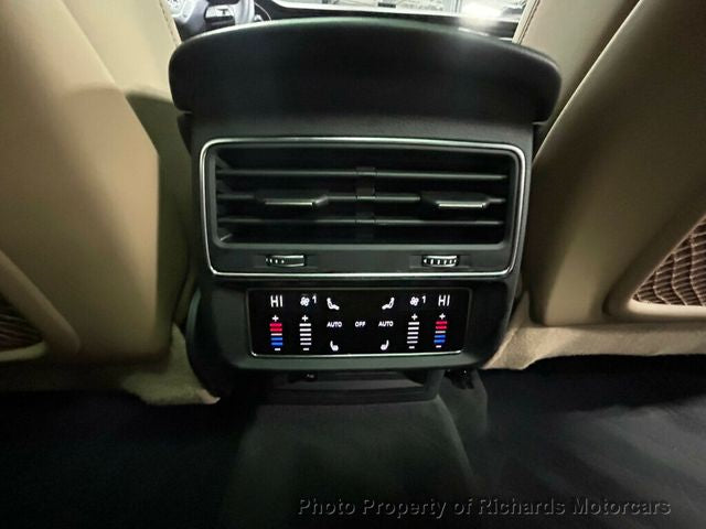 2022 Audi Q8 Premium Plus 55 TFSI quattro (C15644)