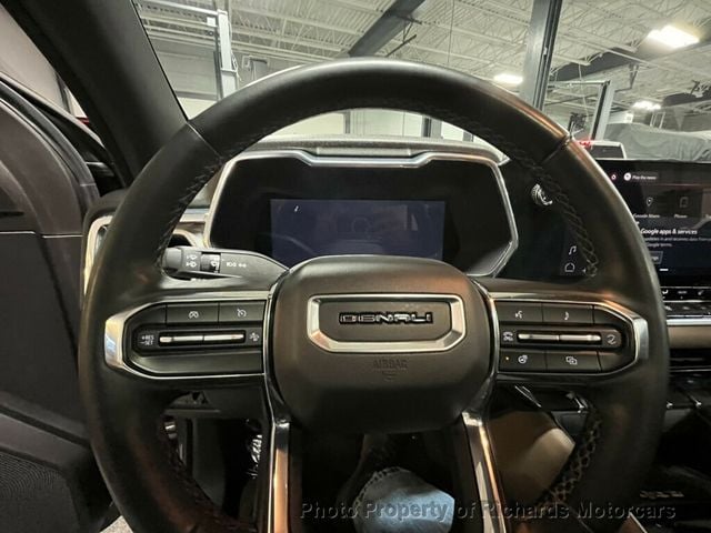 2023 GMC Canyon 4WD Crew Cab Denali (C15722)