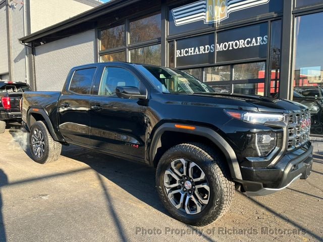 2023 GMC Canyon 4WD Crew Cab AT4 (C15750)