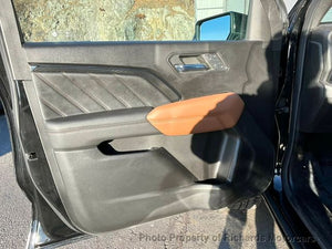 2023 GMC Canyon 4WD Crew Cab AT4 (C15750)