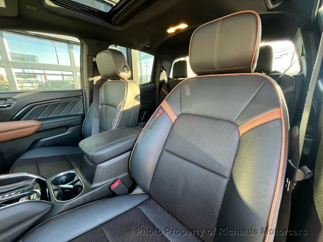 2023 GMC Canyon 4WD Crew Cab AT4 (C15750)