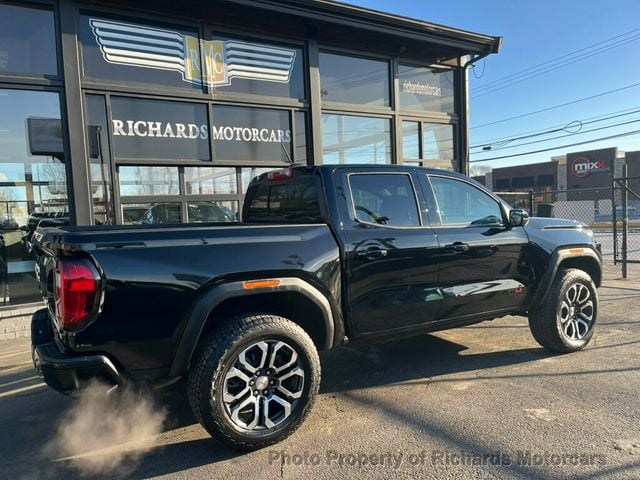 2023 GMC Canyon 4WD Crew Cab AT4 (C15750)