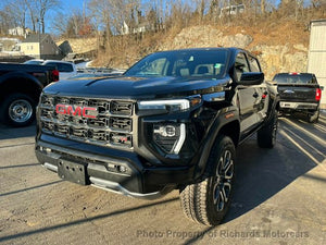 2023 GMC Canyon 4WD Crew Cab AT4 (C15750)