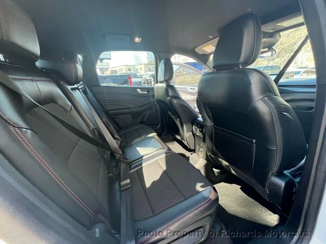 2024 Ford Escape ST-Line AWD (C15768)