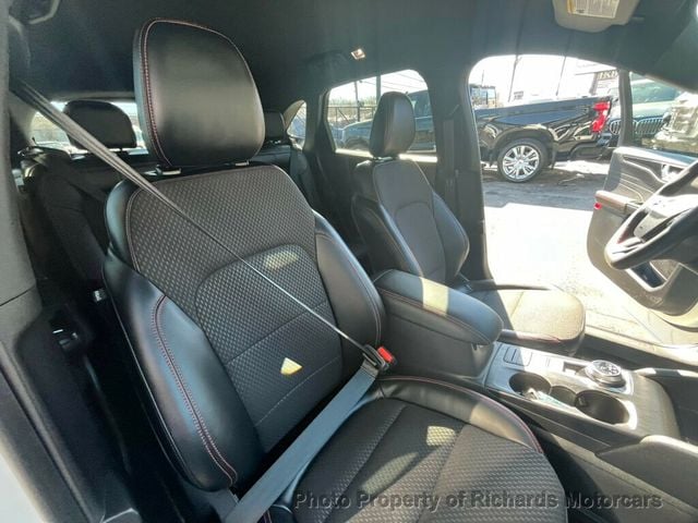 2024 Ford Escape ST-Line AWD (C15768)