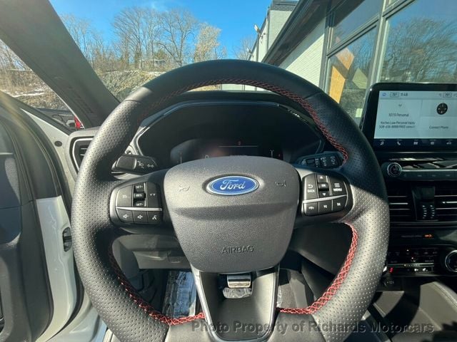 2024 Ford Escape ST-Line AWD (C15768)