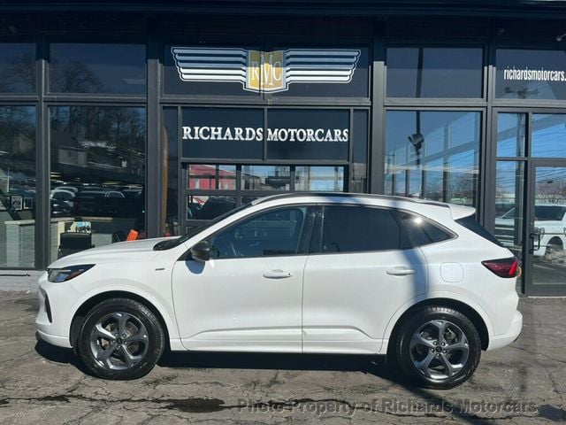 2024 Ford Escape ST-Line AWD (C15768)