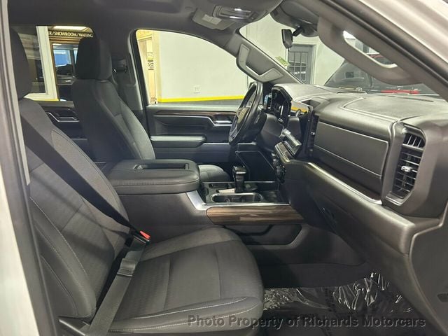 2022 Chevrolet Silverado 1500 4WD Crew Cab 157" RST (C15759)