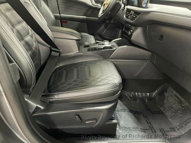 2024 Ford Escape Platinum AWD (C15743)