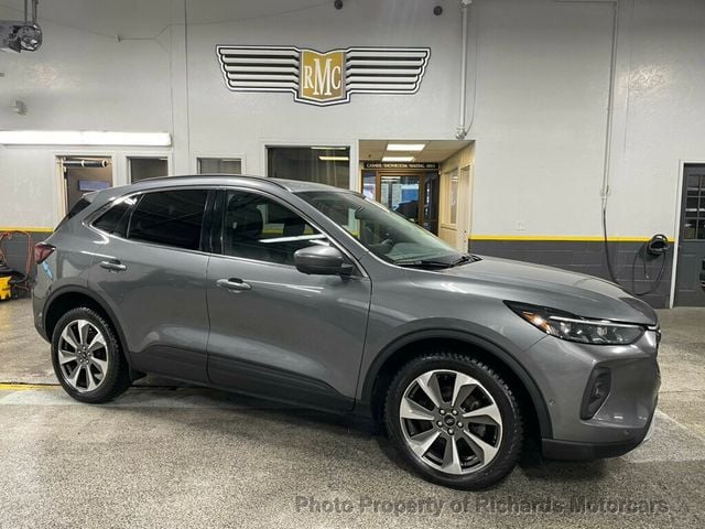 2024 Ford Escape Platinum AWD (C15743)