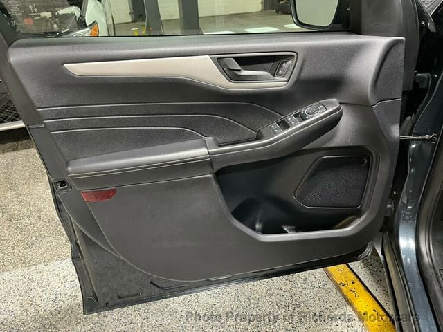 2022 Ford Escape SE Hybrid AWD (C15752)