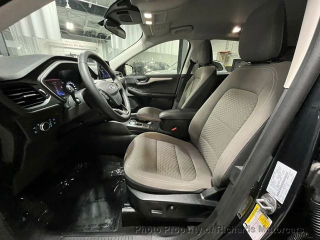 2022 Ford Escape SE Hybrid AWD (C15752)