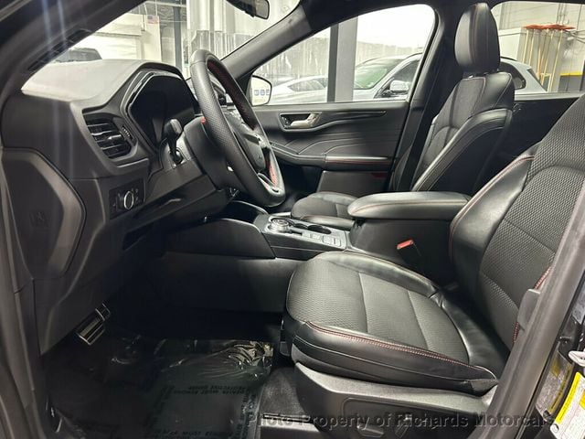 2023 Ford Escape ST-Line AWD (C15739)