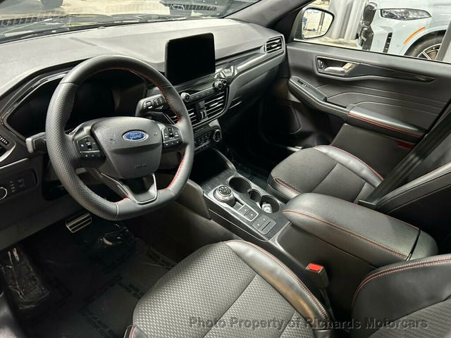 2023 Ford Escape ST-Line AWD (C15739)