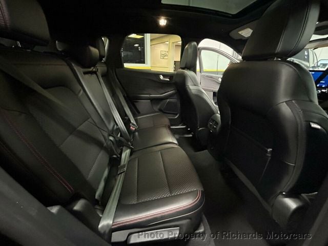 2023 Ford Escape ST-Line AWD (C15739)