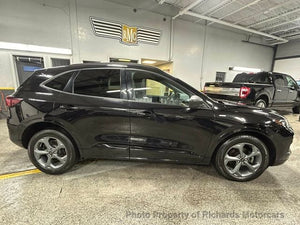 2023 Ford Escape ST-Line AWD (C15739)