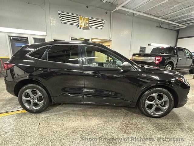 2023 Ford Escape ST-Line AWD (C15739)