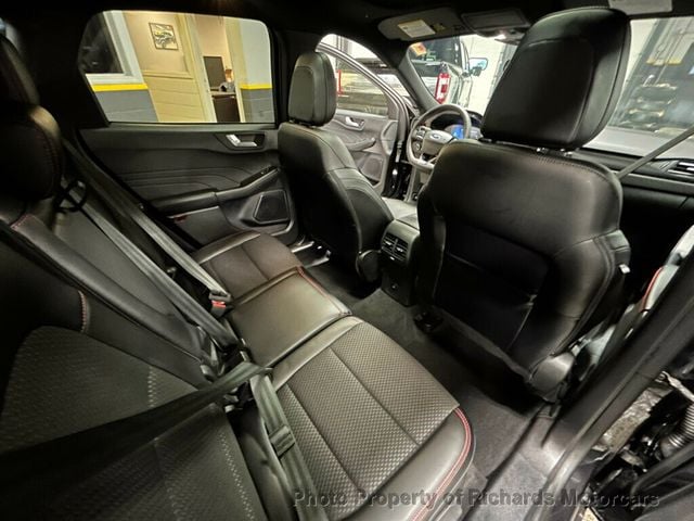 2023 Ford Escape ST-Line AWD (C15739)