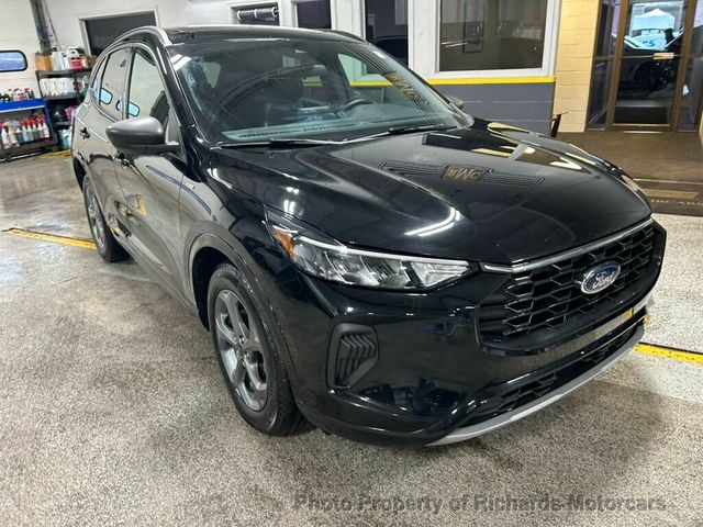 2023 Ford Escape ST-Line AWD (C15739)