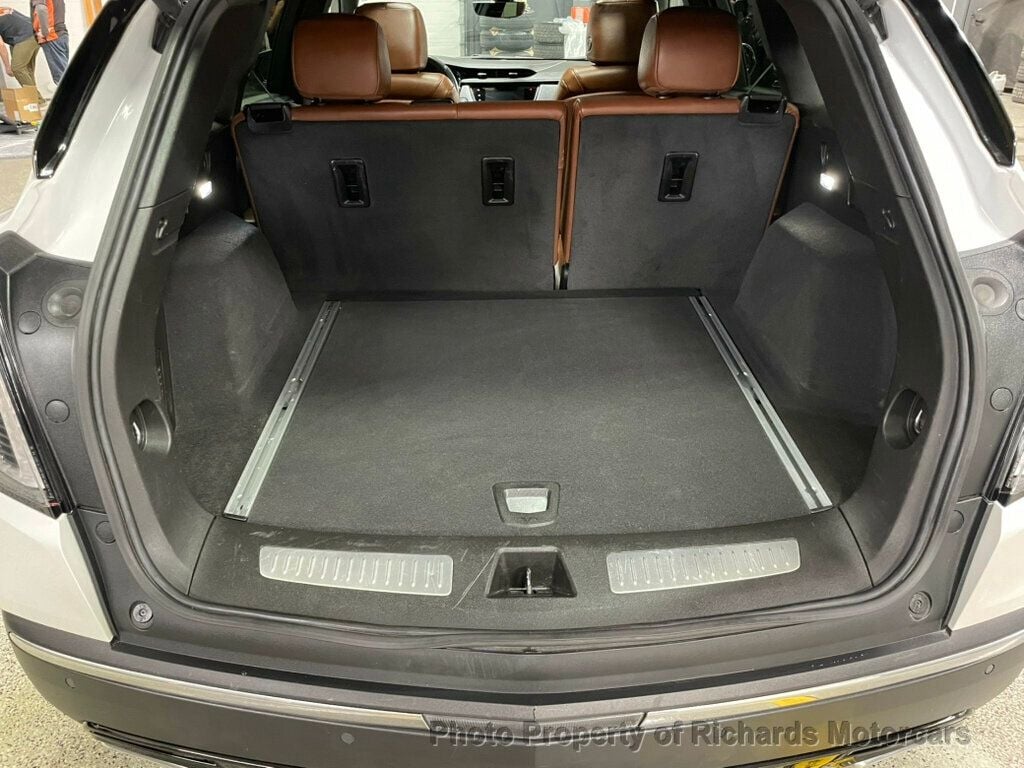 2023 Cadillac XT5 AWD 4dr Sport (C15735) - Image 18