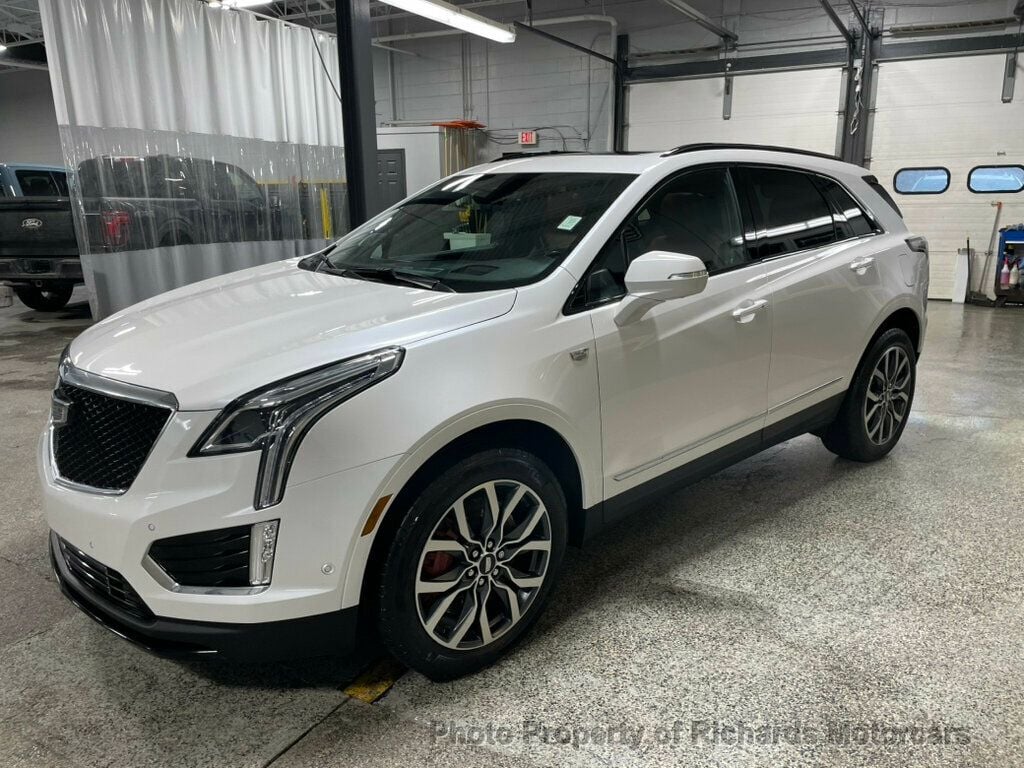 2023 Cadillac XT5 AWD 4dr Sport (C15735) - Image 4