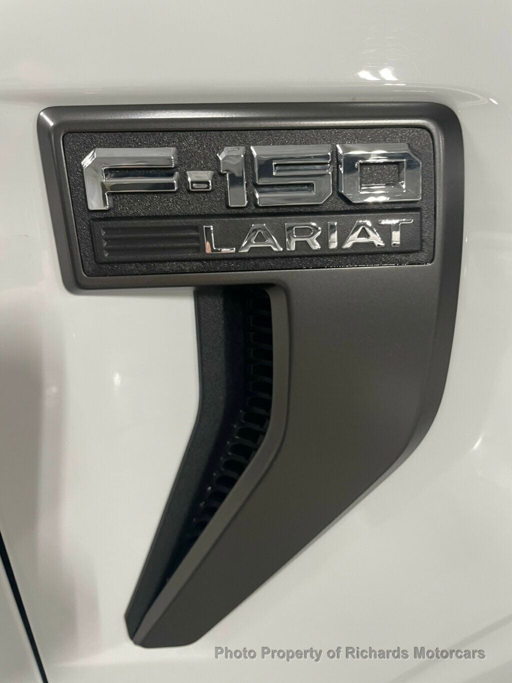 2023 Ford F-150 LARIAT 4WD SuperCrew 6.5' Box (C15855) - Image 8