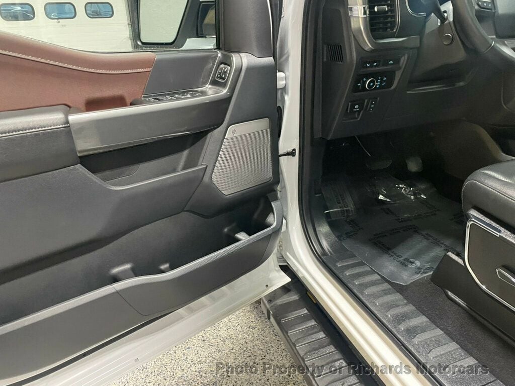 2023 Ford F-150 LARIAT 4WD SuperCrew 6.5' Box (C15855) - Image 9