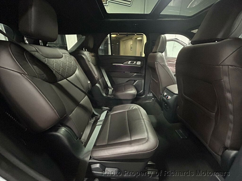 2025 Ford Explorer Platinum 4WD (C15786) - Image 23