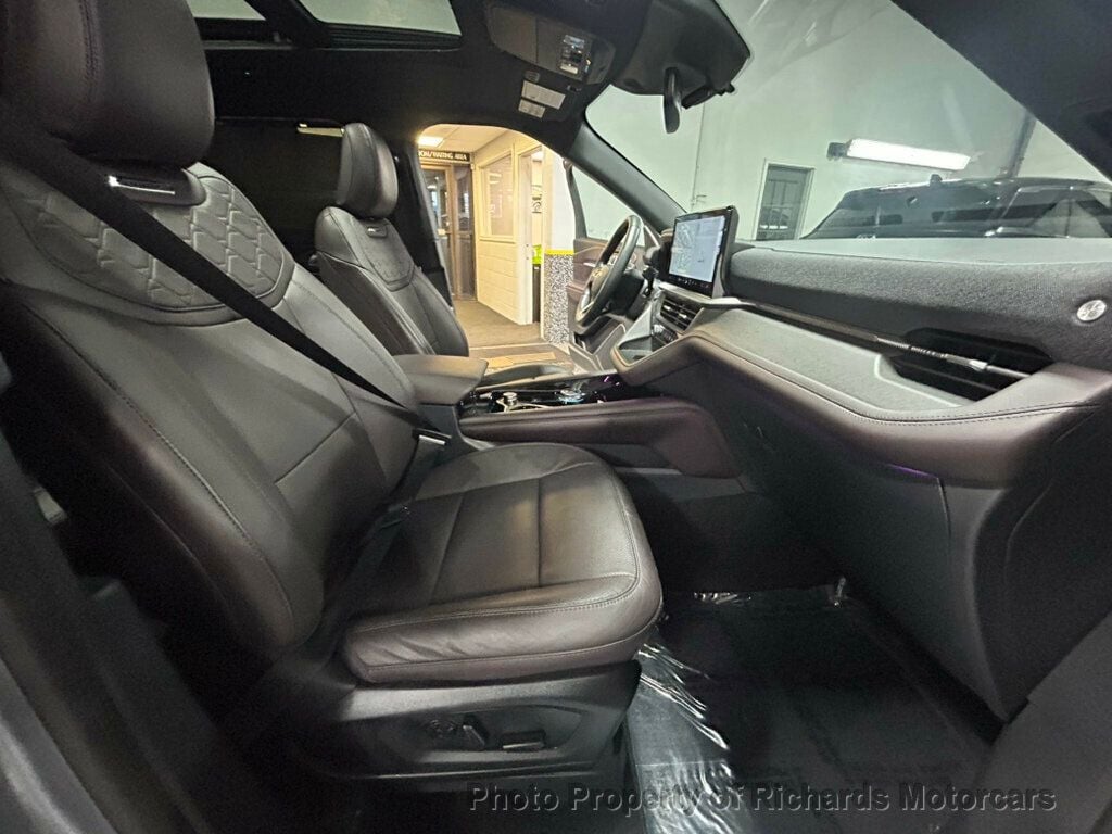 2025 Ford Explorer Platinum 4WD (C15786) - Image 28