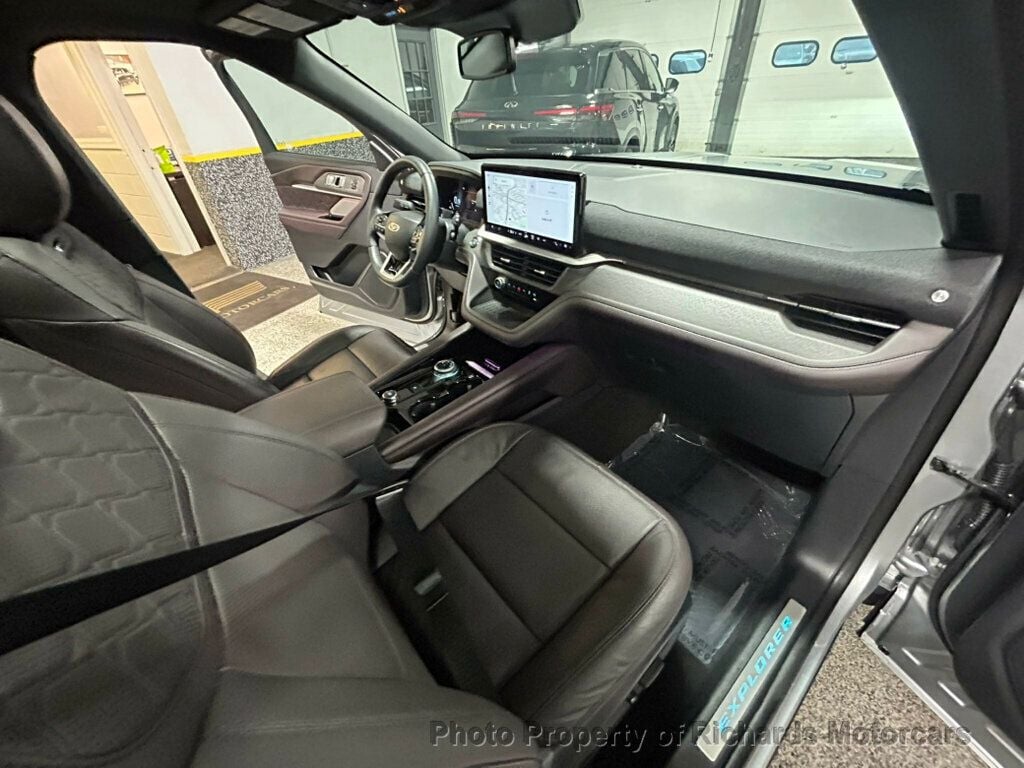 2025 Ford Explorer Platinum 4WD (C15786) - Image 29