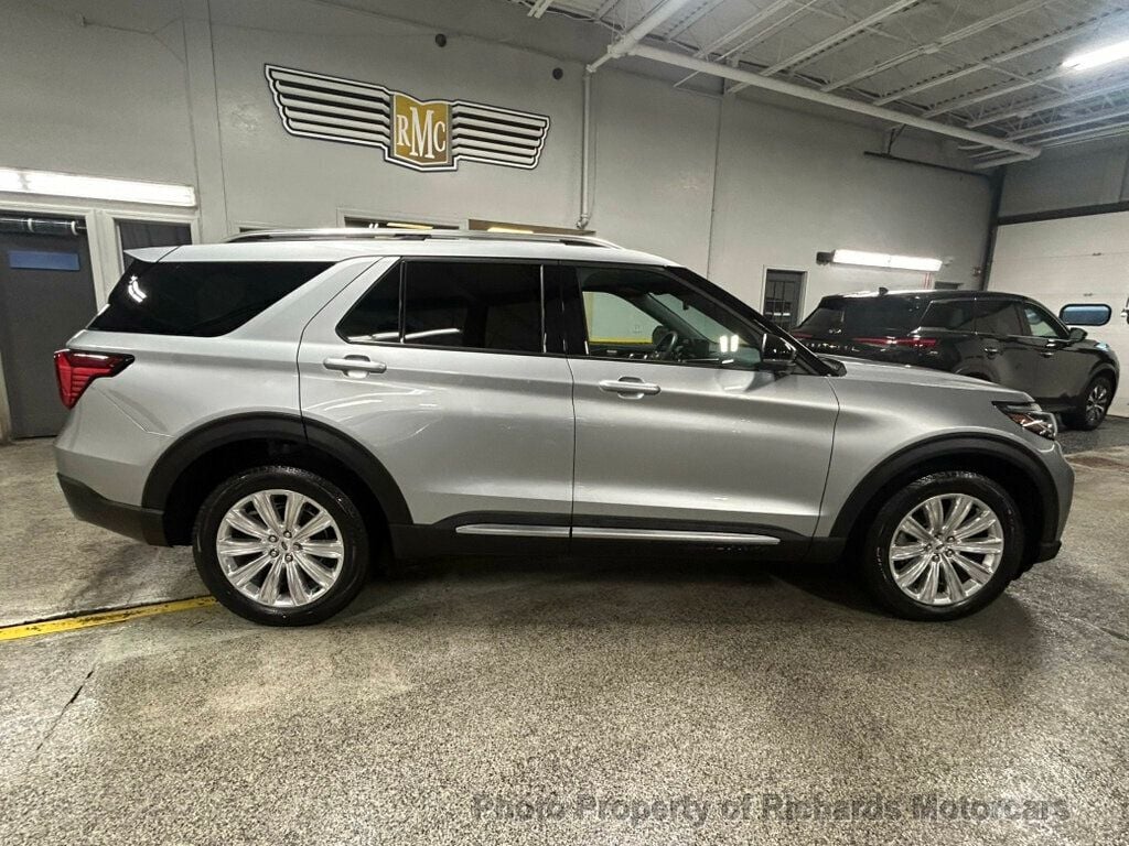 2025 Ford Explorer Platinum 4WD (C15786) - Image 2