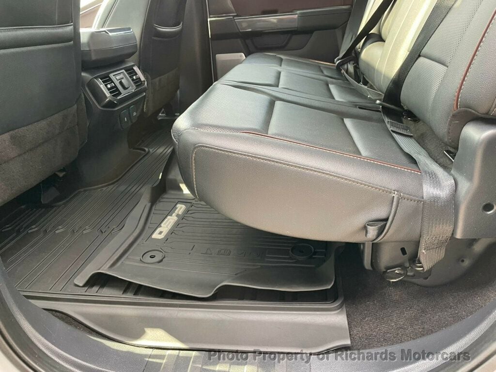 2022 Ford F-150 LARIAT 4WD SuperCrew 5.5' Box (C15705A) - Image 18