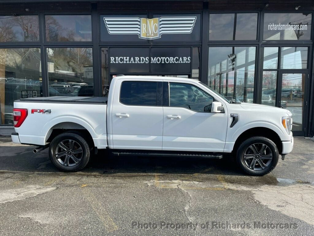 2022 Ford F-150 LARIAT 4WD SuperCrew 5.5' Box (C15705A) - Image 2