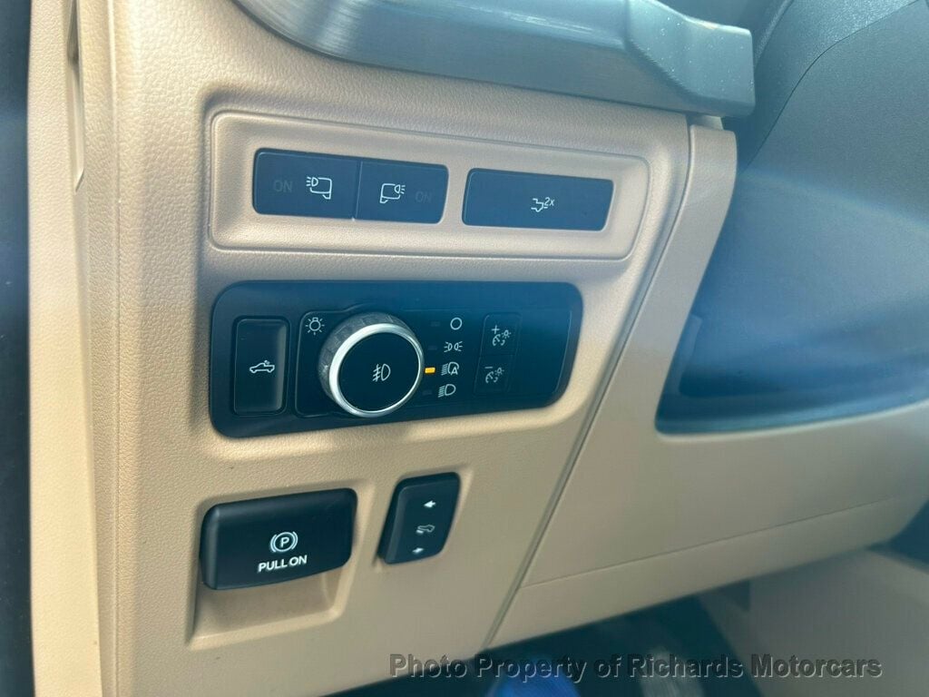 2022 Ford F-150 LARIAT 4WD SuperCrew 6.5' Box (C15878) - Image 17