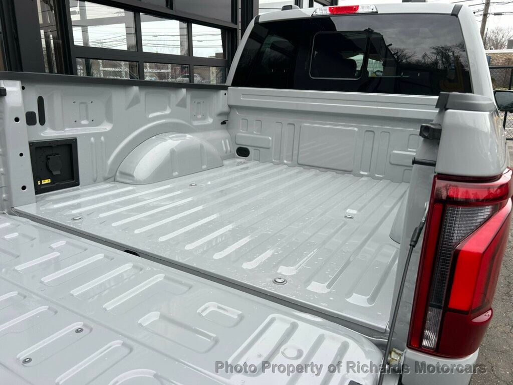 2026 Ford F-150 LARIAT 4WD SuperCrew 5.5' Box (C15891) - Image 11