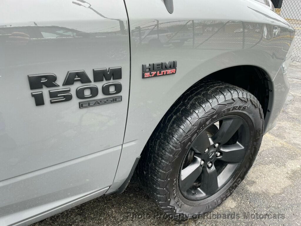 2022 Ram 1500 Classic Express 4x4 Crew Cab 5'7" Box (C15889) - Image 10