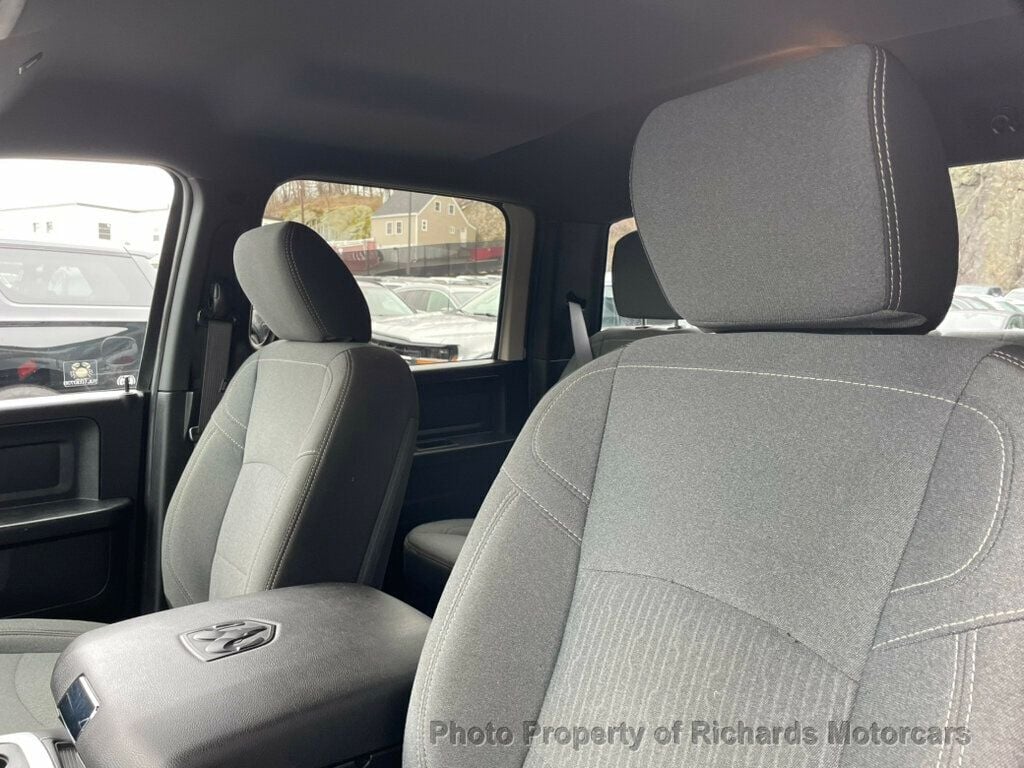 2022 Ram 1500 Classic Express 4x4 Crew Cab 5'7" Box (C15889) - Image 14