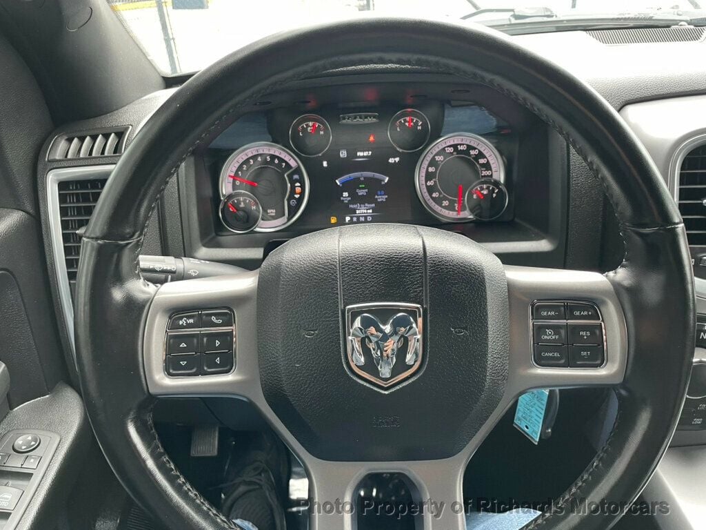2022 Ram 1500 Classic Express 4x4 Crew Cab 5'7" Box (C15889) - Image 15