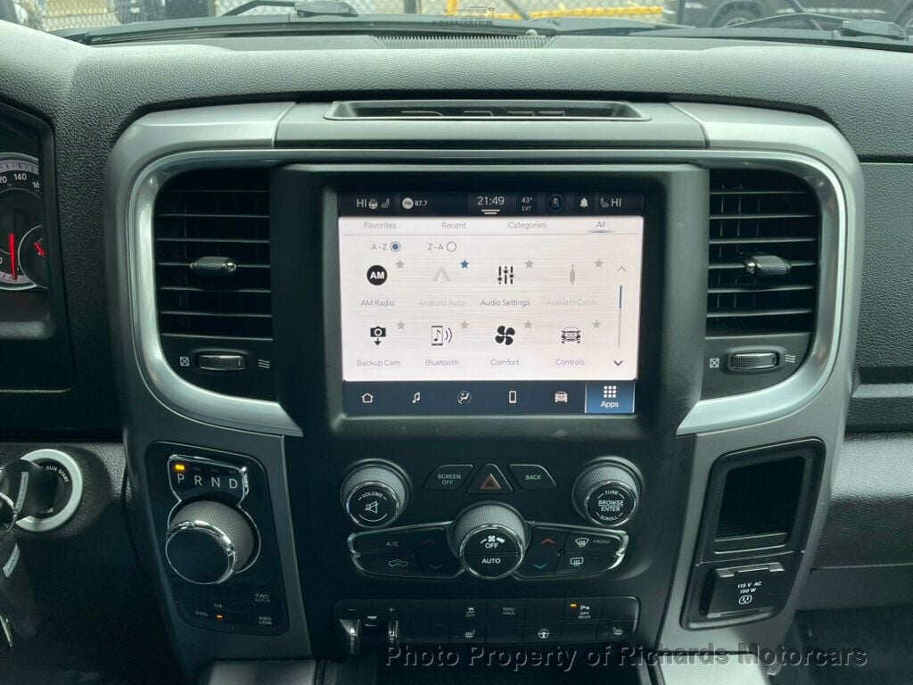 2022 Ram 1500 Classic Express 4x4 Crew Cab 5'7" Box (C15889) - Image 16