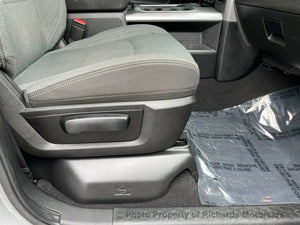 2022 Ram 1500 Classic Express 4x4 Crew Cab 5'7" Box (C15889) - Image 24