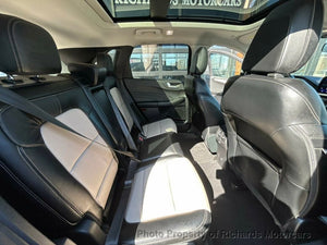 2022 Ford Escape Titanium Hybrid AWD (C15858) - Image 19