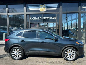 2022 Ford Escape Titanium Hybrid AWD (C15858)