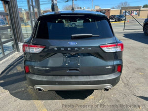 2022 Ford Escape Titanium Hybrid AWD (C15858) - Image 3